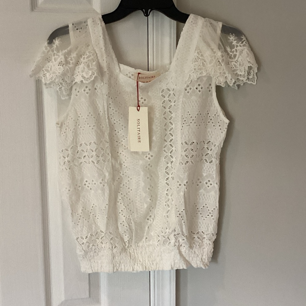 Solitaire White Lace Cap Sleeve Blouse